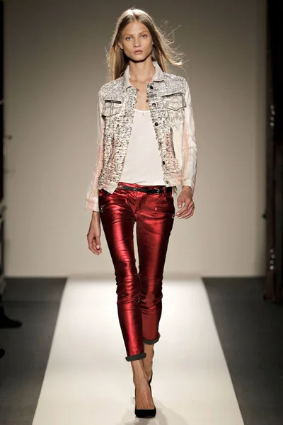 Look 24